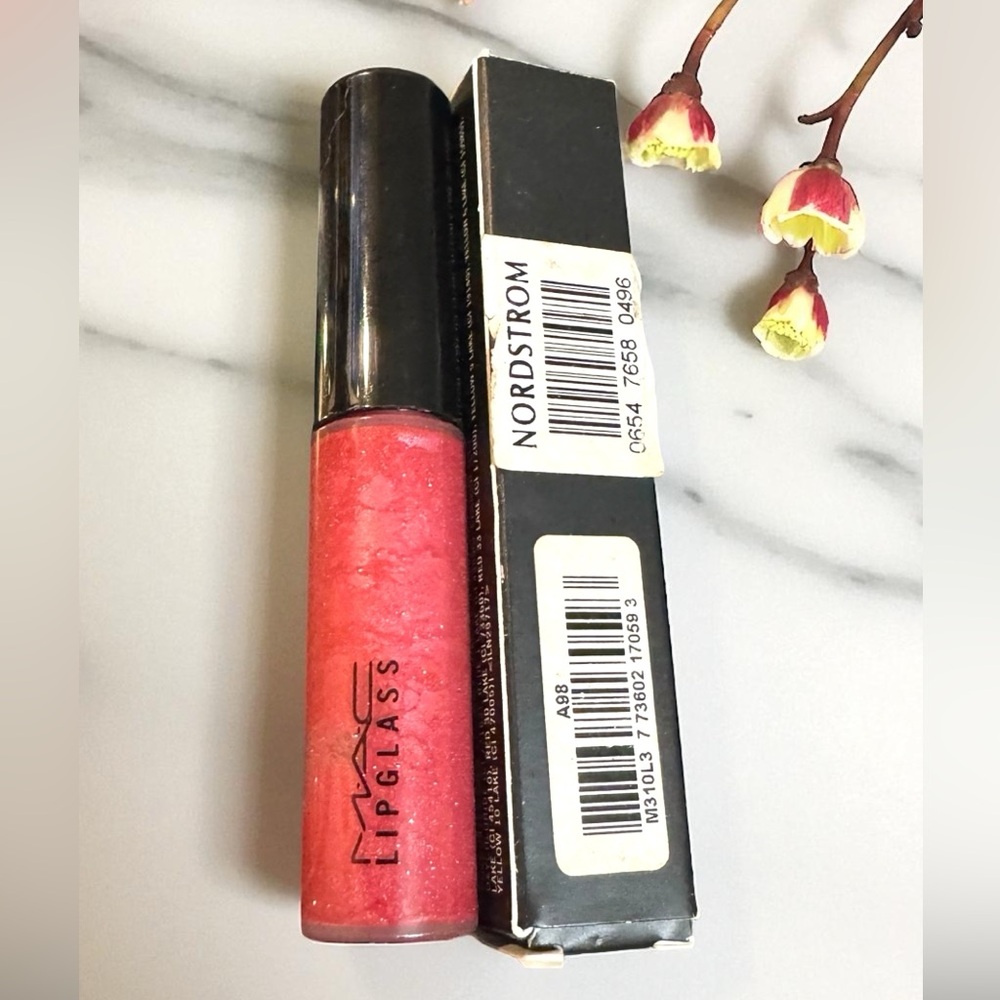 MAC STRAWBERRY BLONDE LIPGLASS. LIMITED EDITION. NEW IN BOX. - Picture 4 of 11